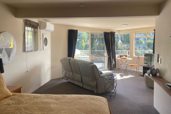 Gold Suite lounge